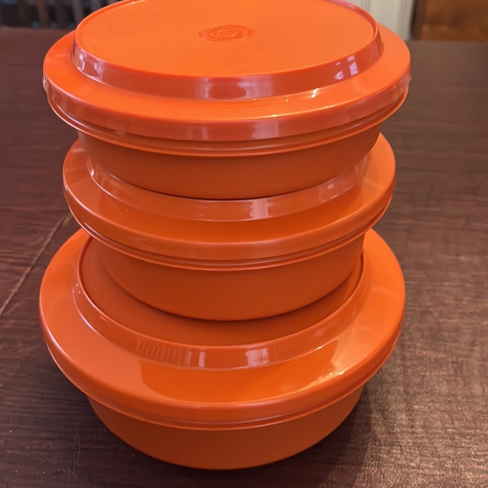 6 piece Tupperware Bowl set - Picture 3 of 5